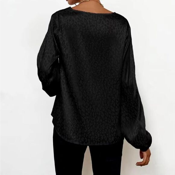 NWT Chenault Pebble Satin Like Jacquard Blouse in Black - Picture 2 of 12